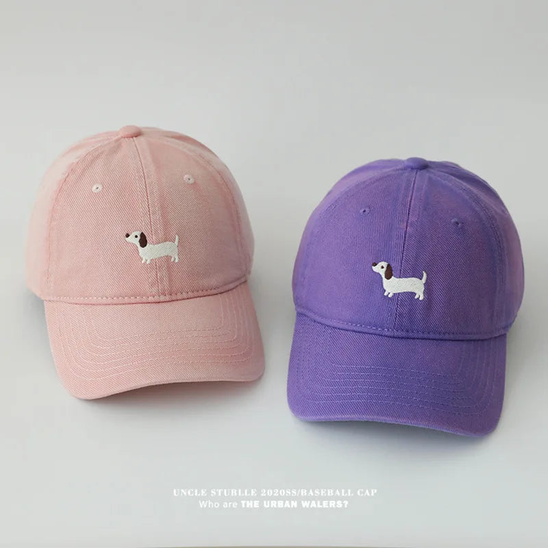 Gorra de béisbol con bordado de perro salchicha