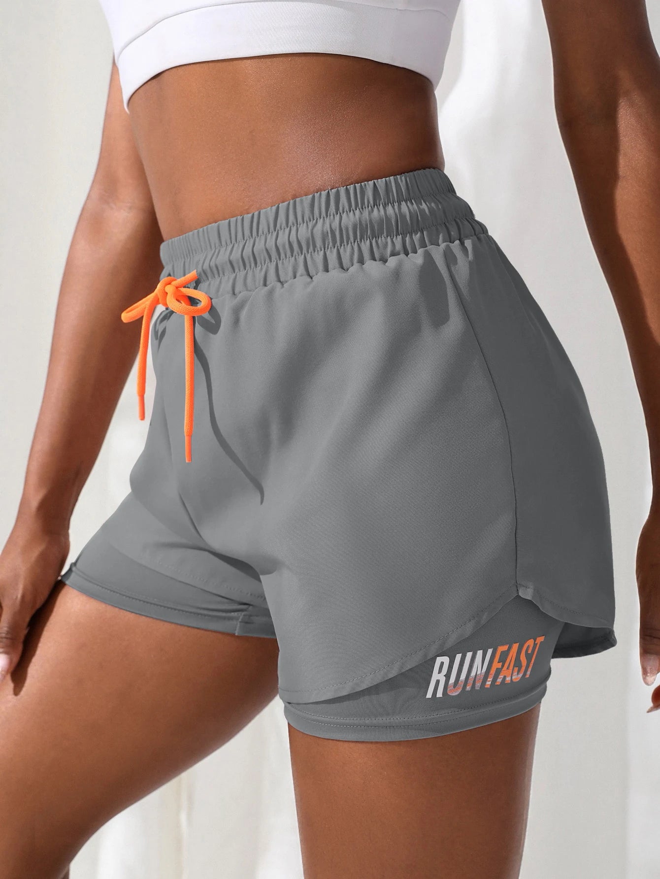 Pantalones cortos de yoga de tiro alto para mujer con control de proximidad elástico, pantalones cortos para correr, pantalones falsos de dos piezas